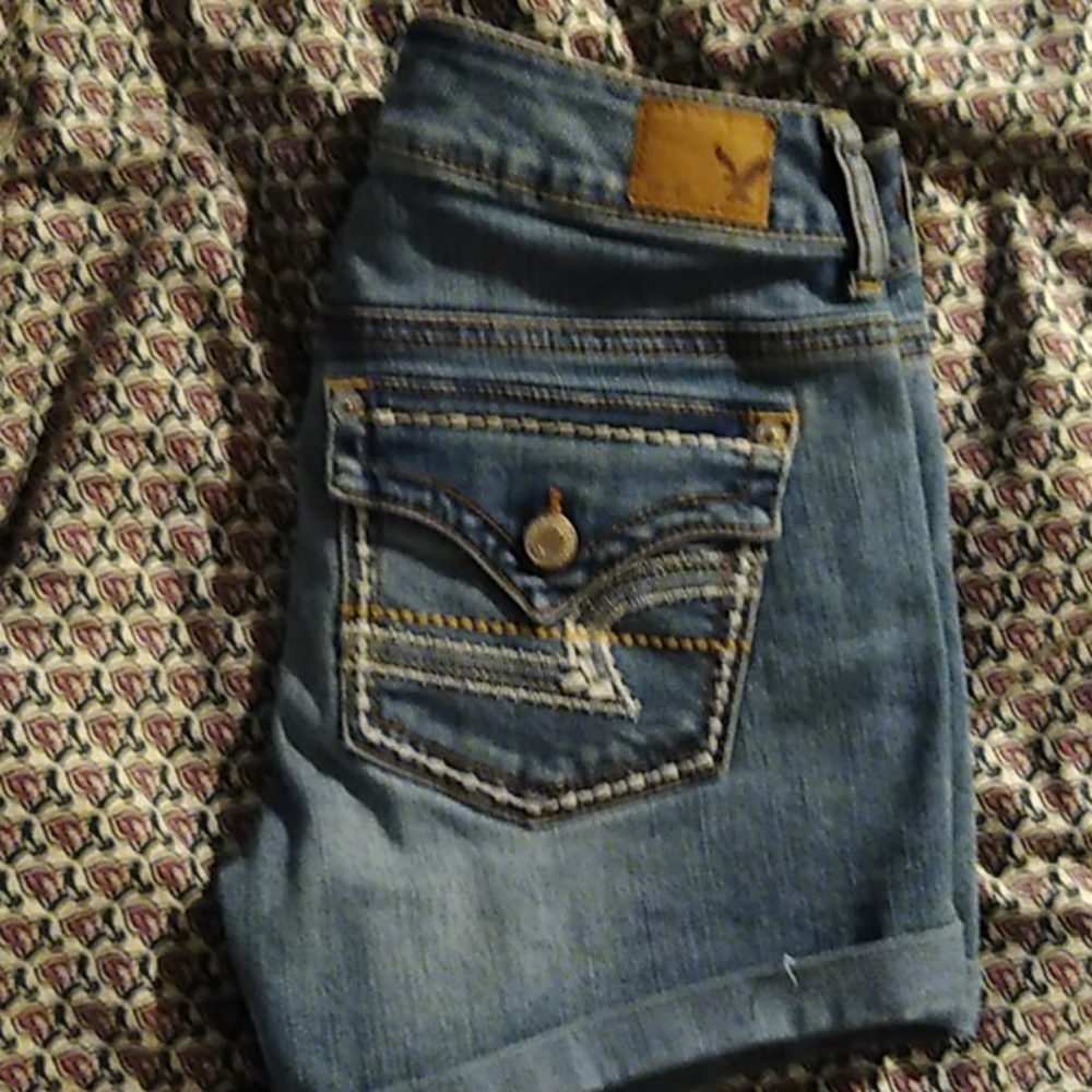 Shorts - Picture 2 of 3
